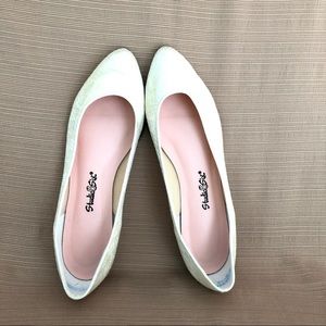 Vintage ~ Studio Six ~ Ivory Off White Lace over Satin Dressy Flats - Siize: 8